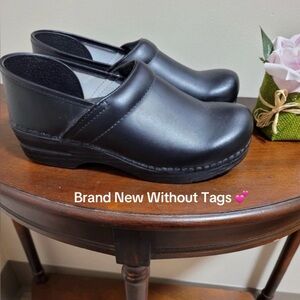 Dansko Professional Black Leather Clogs 41